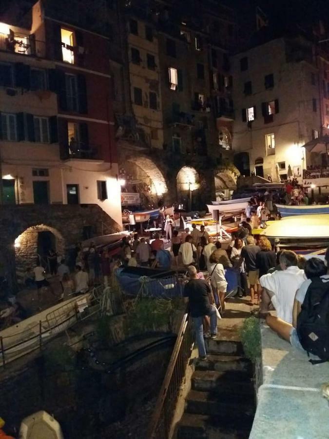 Ca'La Luna - In Centro Con Terrazza Riomaggiore Kültér fotó